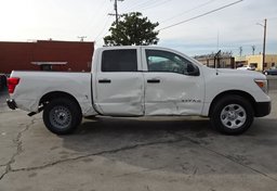 2019 Nissan Titan - Image 6