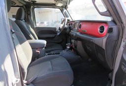 2021 Jeep Gladiator - Image 15