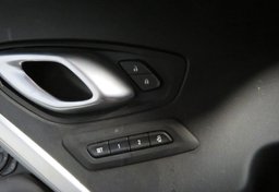 2019 Chevrolet Camaro - Image 38