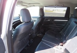 2014 Toyota Highlander - Image 28