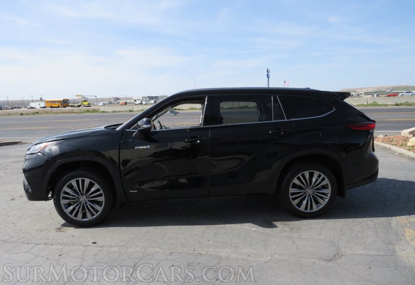 2021 Toyota Highlander - Image 11