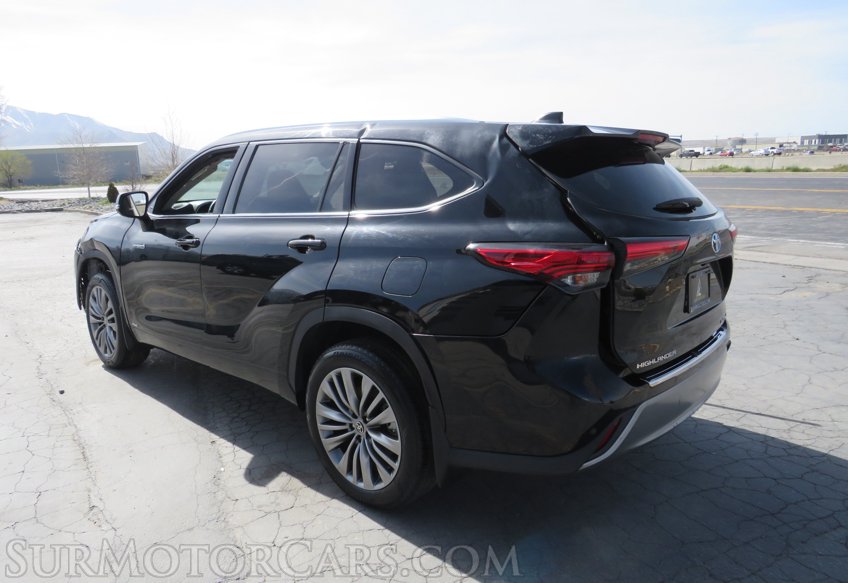 2021 Toyota Highlander - Image 6