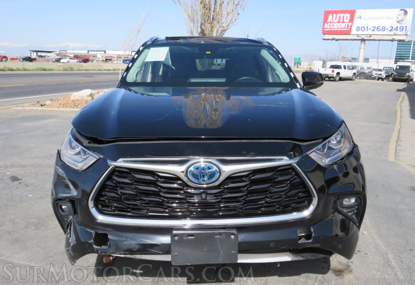 2021 Toyota Highlander - Image 14