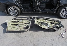 2021 Toyota Highlander - Image 13