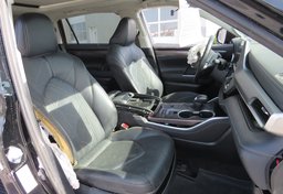 2021 Toyota Highlander - Image 26