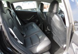 2021 Tesla Model 3 - Image 28