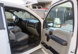 2017 Ford Super Duty F-250 SRW - Image 23