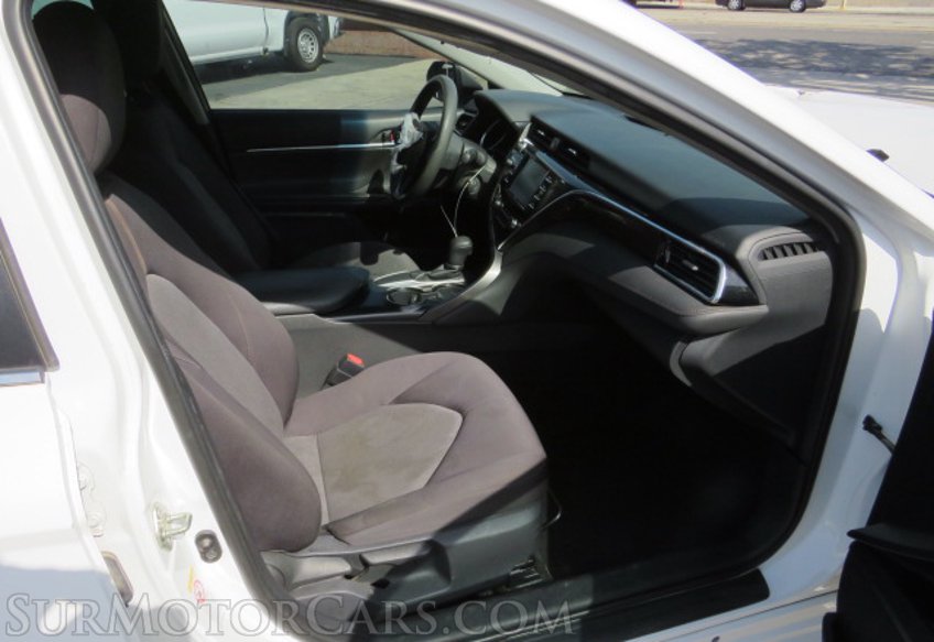 2018 Toyota Camry - Image 25