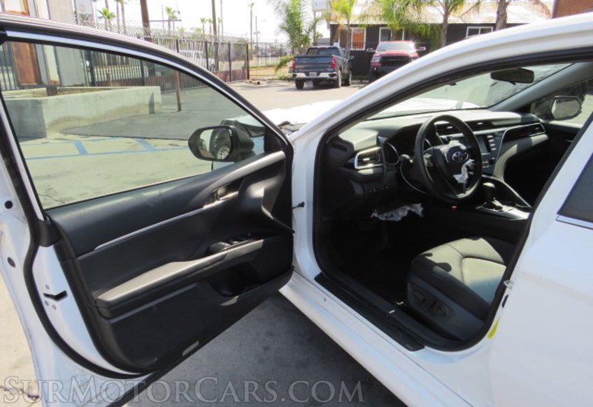 2018 Toyota Camry - Image 18