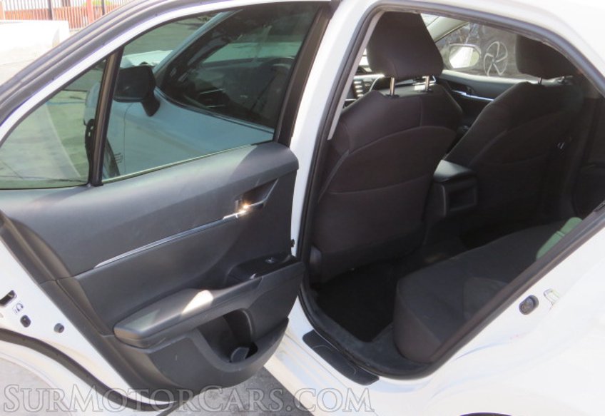 2018 Toyota Camry - Image 20