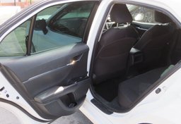 2018 Toyota Camry - Image 20