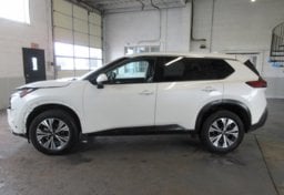 2021 Nissan Rogue - Image 10