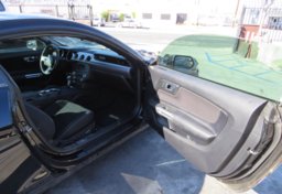 2017 Ford Mustang - Image 18