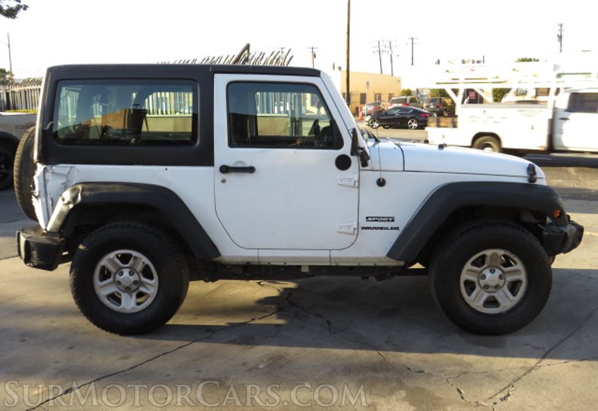 2012 Jeep Wrangler - Image 5