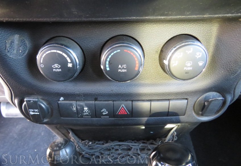 2012 Jeep Wrangler - Image 27