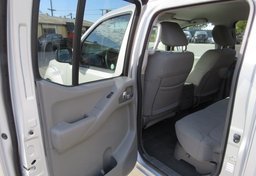 2019 Nissan Frontier - Image 28
