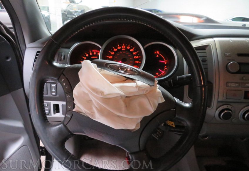 2005 Toyota Tacoma - Image 28