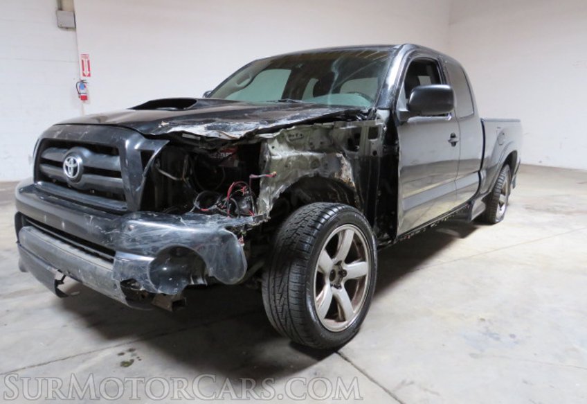 2005 Toyota Tacoma - Image 4
