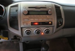 2005 Toyota Tacoma - Image 29