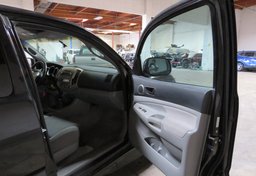 2005 Toyota Tacoma - Image 20
