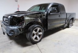 2005 Toyota Tacoma - Image 2