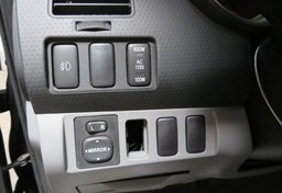 2005 Toyota Tacoma - Image 31