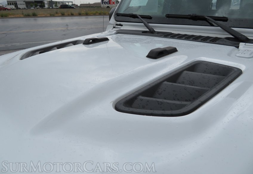 2020 Jeep Gladiator - Image 17