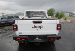 2020 Jeep Gladiator - Image 11