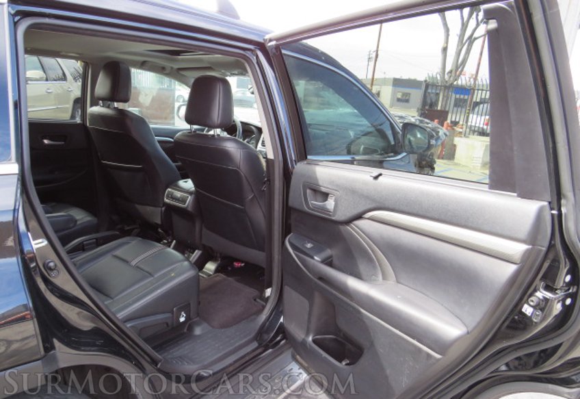 2017 Toyota Highlander - Image 24