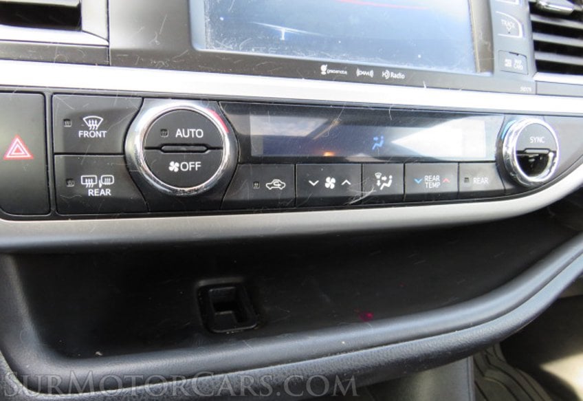 2017 Toyota Highlander - Image 46