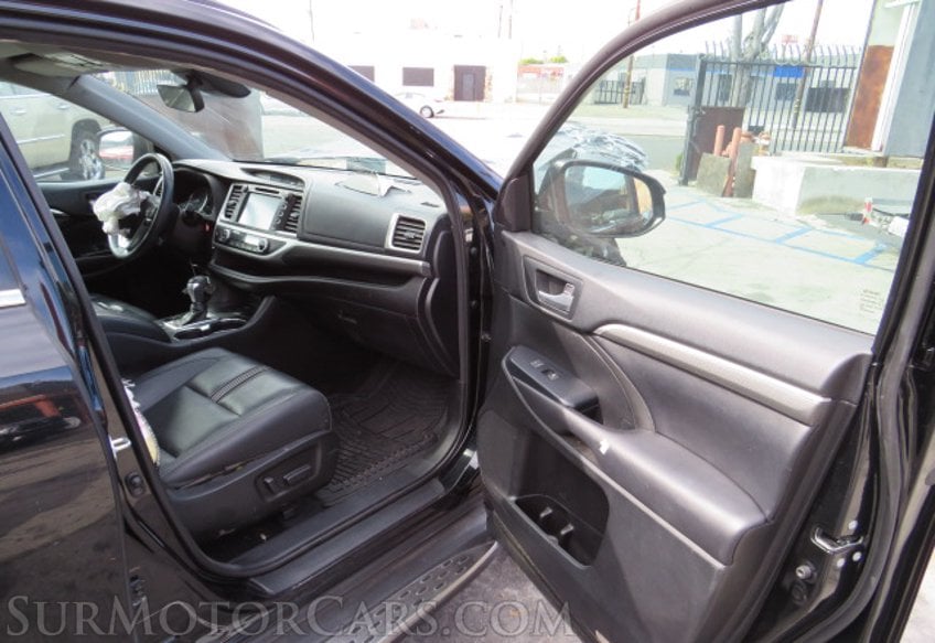 2017 Toyota Highlander - Image 22