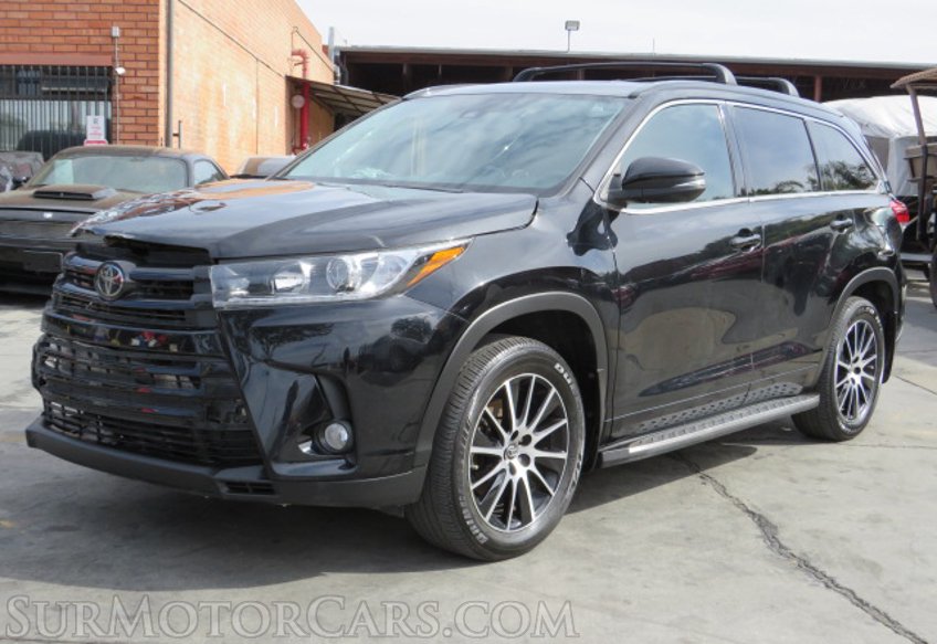 2017 Toyota Highlander - Image 3