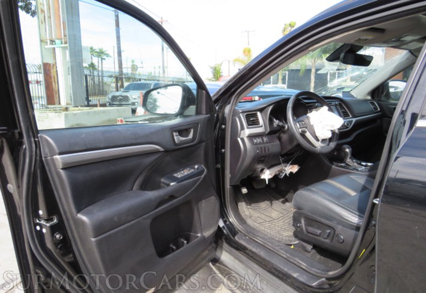 2017 Toyota Highlander - Image 21