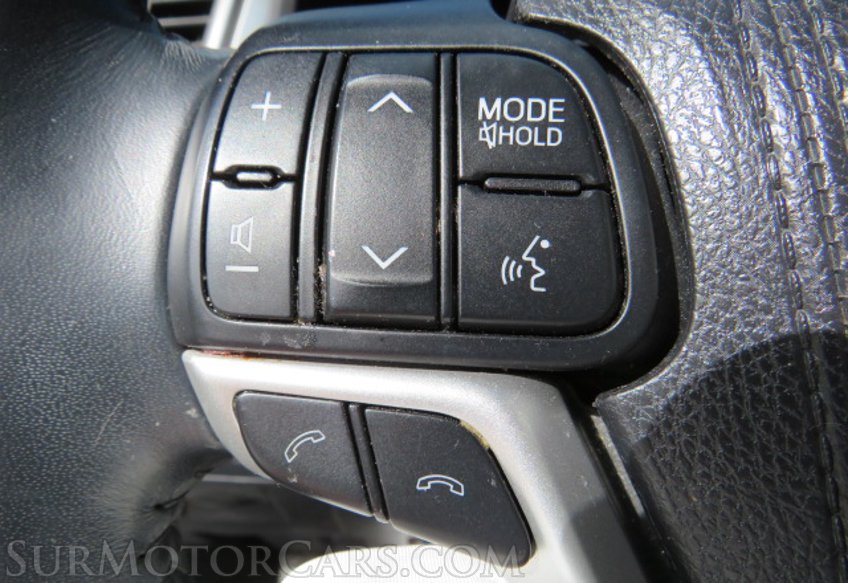 2017 Toyota Highlander - Image 36