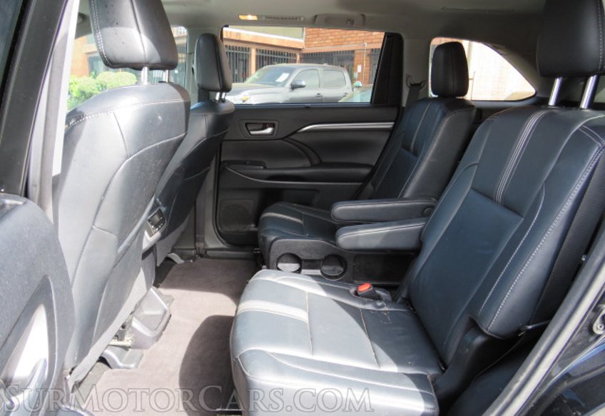 2017 Toyota Highlander - Image 29