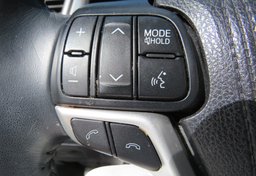 2017 Toyota Highlander - Image 36
