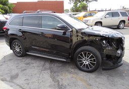 2017 Toyota Highlander - Image 2