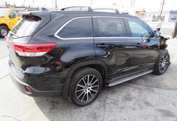 2017 Toyota Highlander - Image 6