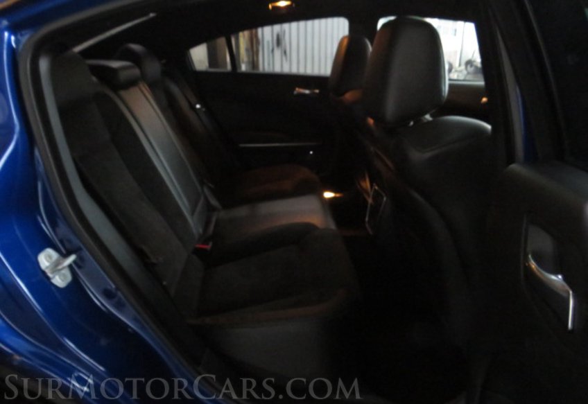 2020 Dodge Charger - Image 28