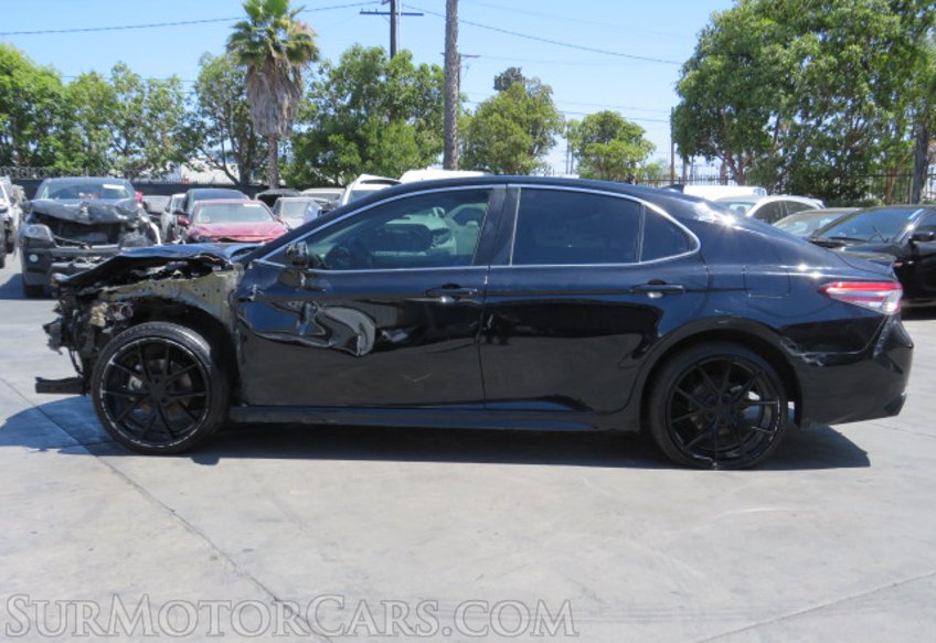 2019 Toyota Camry - Image 11