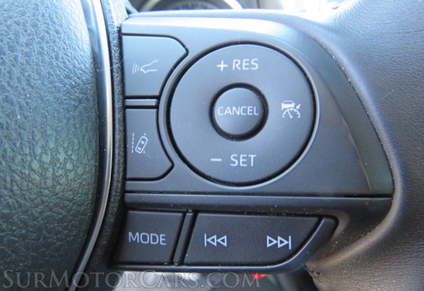 2019 Toyota Camry - Image 30