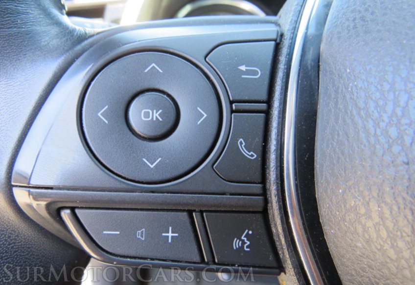 2019 Toyota Camry - Image 29