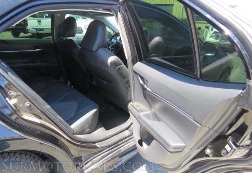 2019 Toyota Camry - Image 19