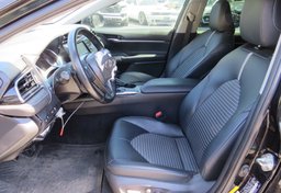 2019 Toyota Camry - Image 20