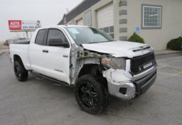 2014 Toyota Tundra 4WD Truck - Image 2