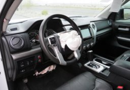 2014 Toyota Tundra 4WD Truck - Image 23