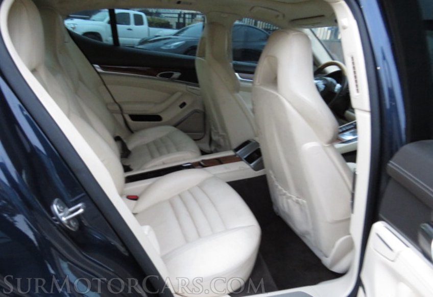 2013 Porsche Panamera - Image 27