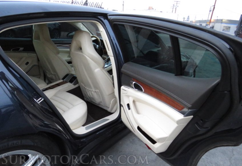 2013 Porsche Panamera - Image 26