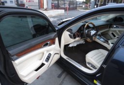 2013 Porsche Panamera - Image 39