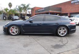 2013 Porsche Panamera - Image 2